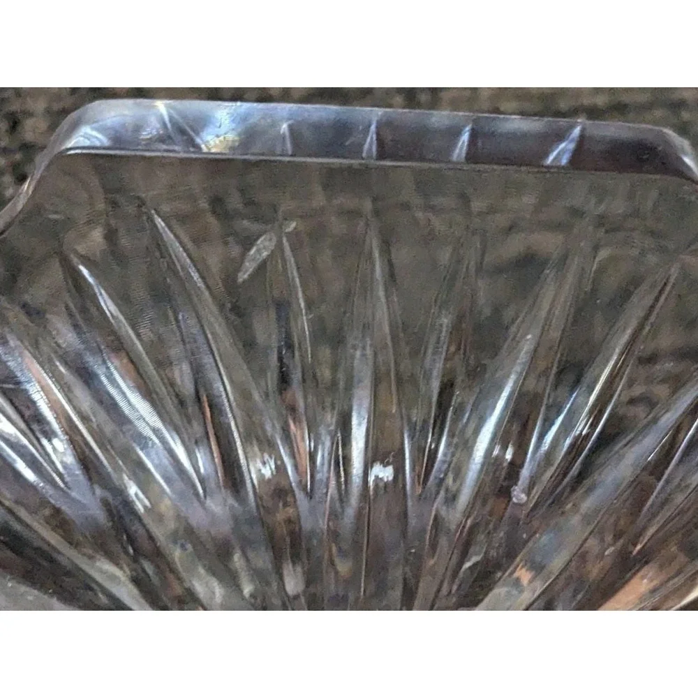 Vintage Celebrity MCM Clear Acrylic Soap Dish Starburst Pattern USA